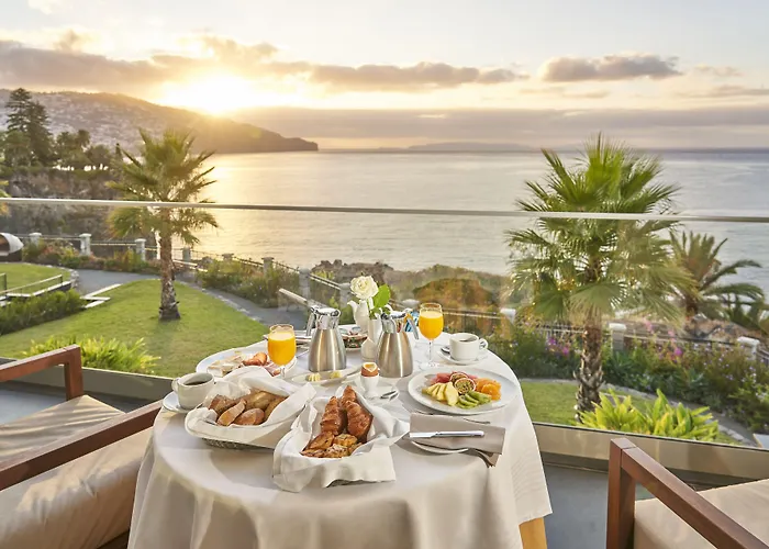 Les At The Cliff Bay - Portobay