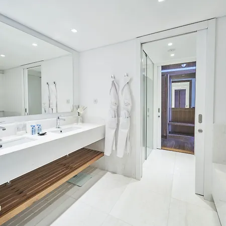 Отель Les At The Cliff Bay - Portobay