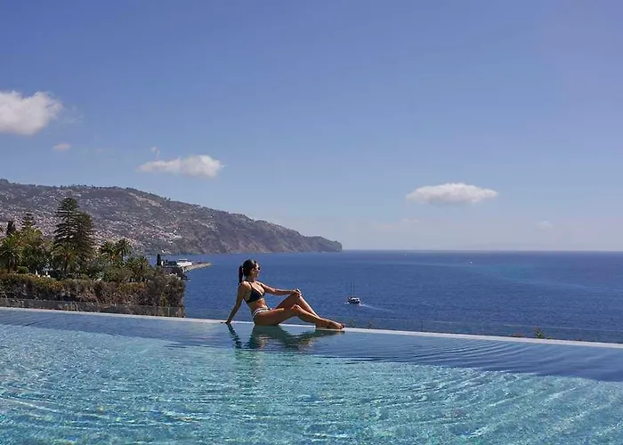 Les At The Cliff Bay - Portobay