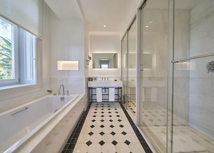 Les At The Cliff Bay - Portobay